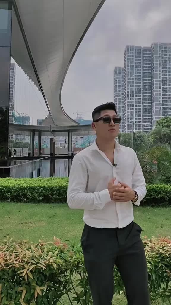 🔥[MỚI NHẤT] TÒA CĂN HỘ MẶT HỒ 32HA CUỐI CÙNG VIN CỔ LOA! Lumière Essence Peak – Căn hộ hạng sang CÁCH HỒ TÂY chỉ 10 PHÚT ✅ Vị trí: Mặt hồ 32ha – Vinhomes Cổ Loa ✅ View Sông Hồng – Hồ Tây, hồ 32ha ✅ Bàn giao FULL nội thất Âu – Sàn gỗ xương cá, full bếp,.. - ảnh 2