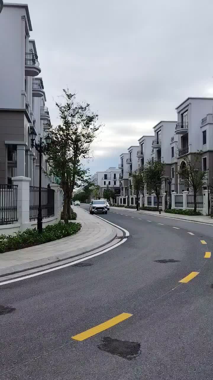 BÁN LIỀN KỀ HOÀN THIỆN MẶT NGOÀI , 90M2 XÂY 4 TẦNG VỊNH XANH OCEANPARK CITY. - ảnh 2
